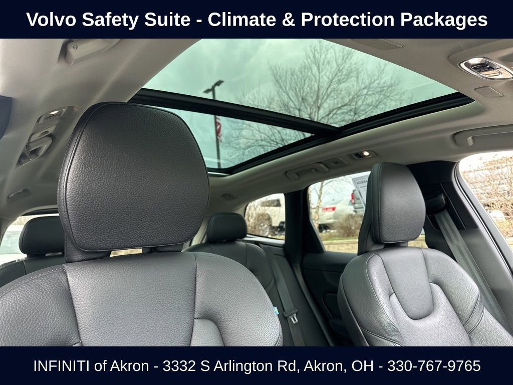 Used 2021 Volvo XC60 T5 Momentum w/ Premium Package image 28