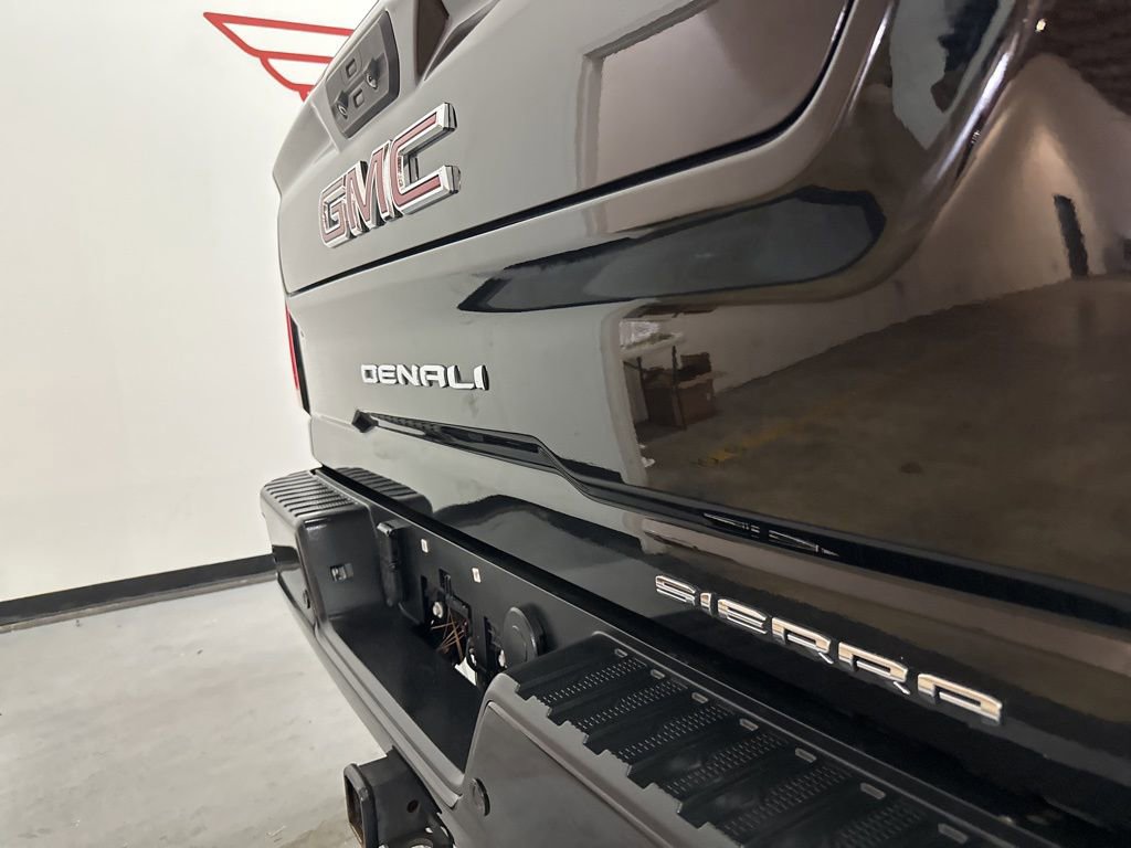 Used 2021 GMC Sierra 2500 Denali w/ Denali Black Diamond Edition image 10