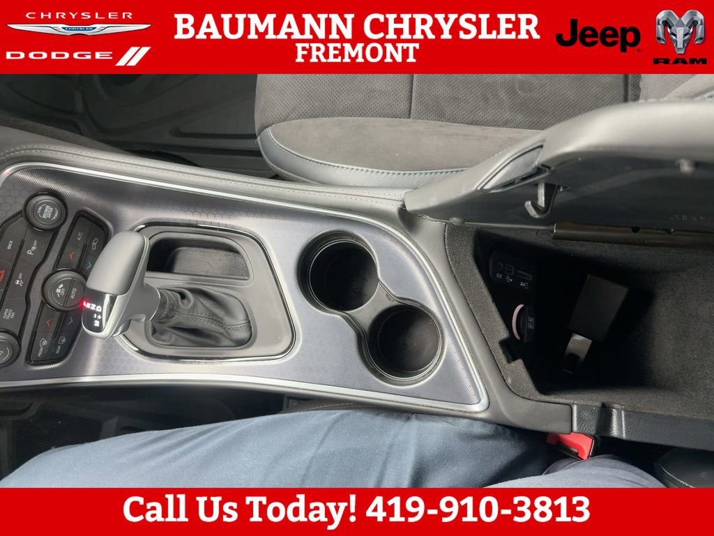 Used 2015 Dodge Challenger R/T Scat Pack w/ Leather Interior Group image 19