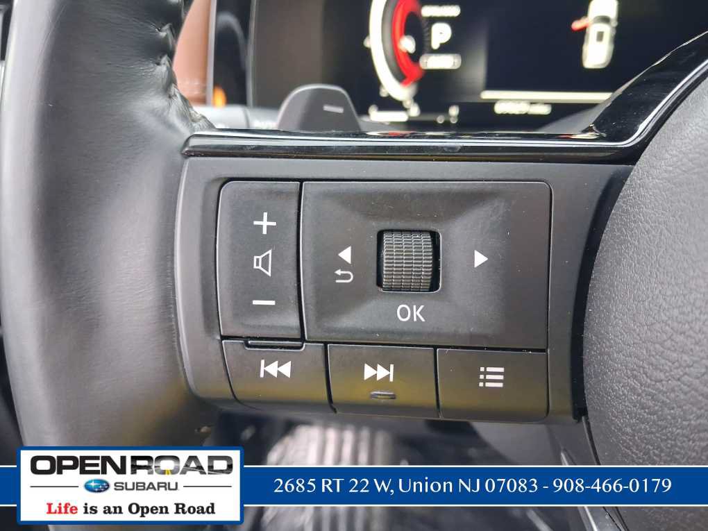 Used 2022 Nissan Pathfinder Platinum w/ Cargo Package AWD/4WD image 17
