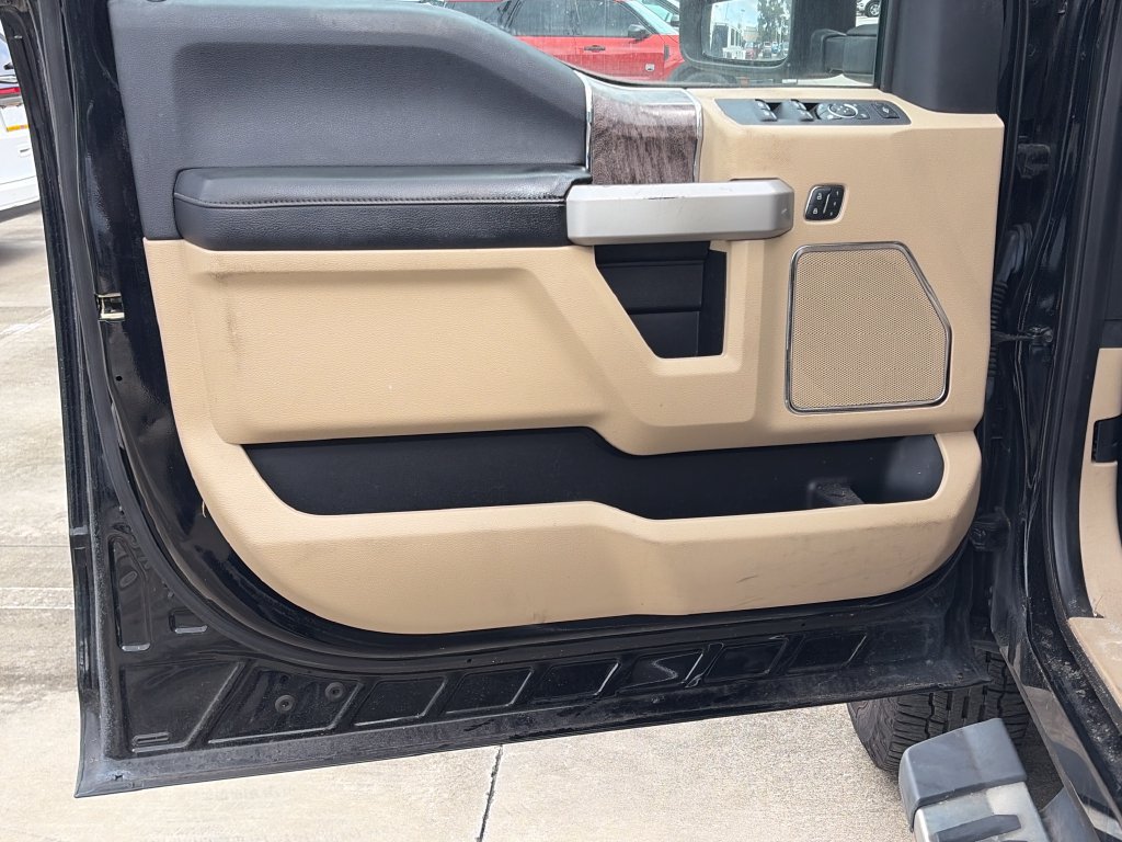 Certified 2018 Ford F250 Lariat w/ Lariat Value Package AWD/4WD image 15