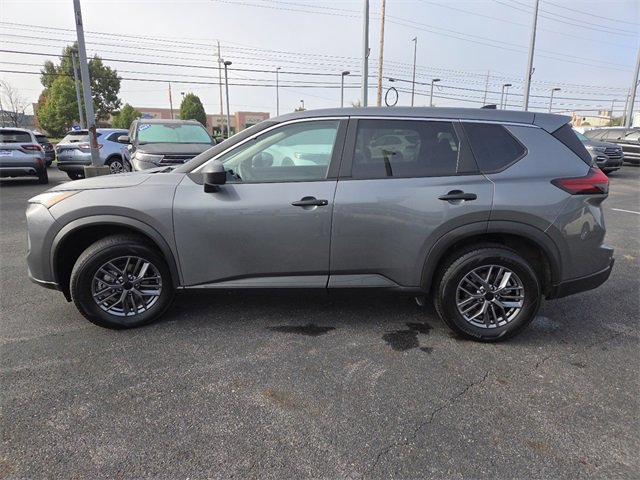 Used 2024 Nissan Rogue S image 22