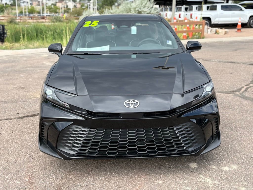 Used 2025 Toyota Camry SE image 2