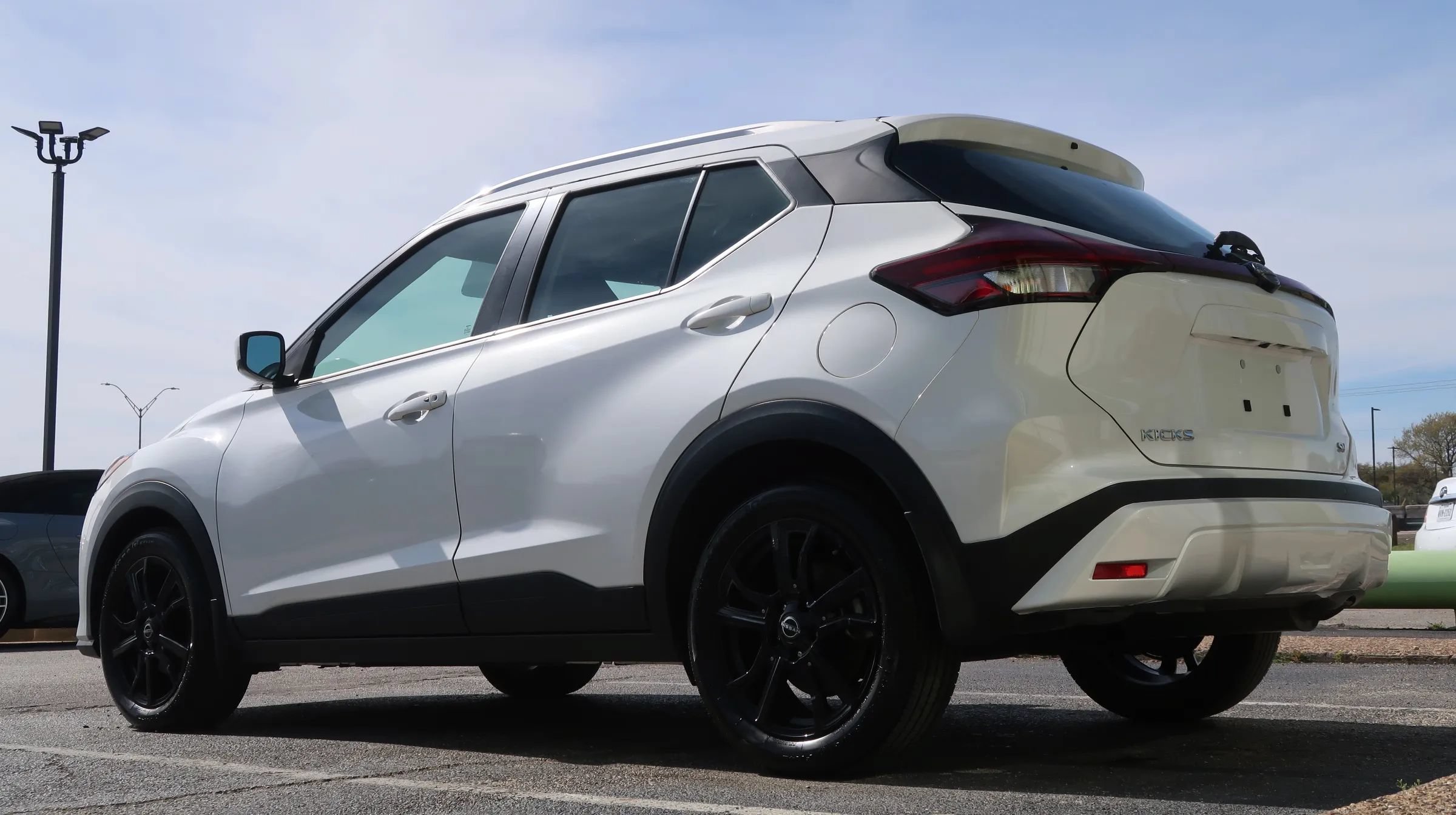 Used 2023 Nissan Kicks SV FWD image 13