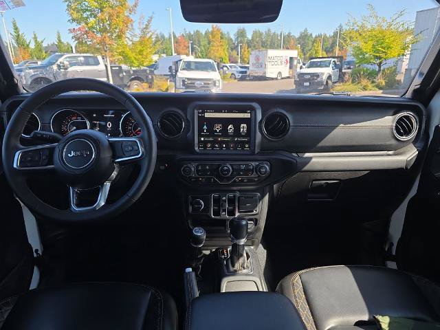 Used 2023 Jeep Wrangler Unlimited Sahara AWD/4WD image 16