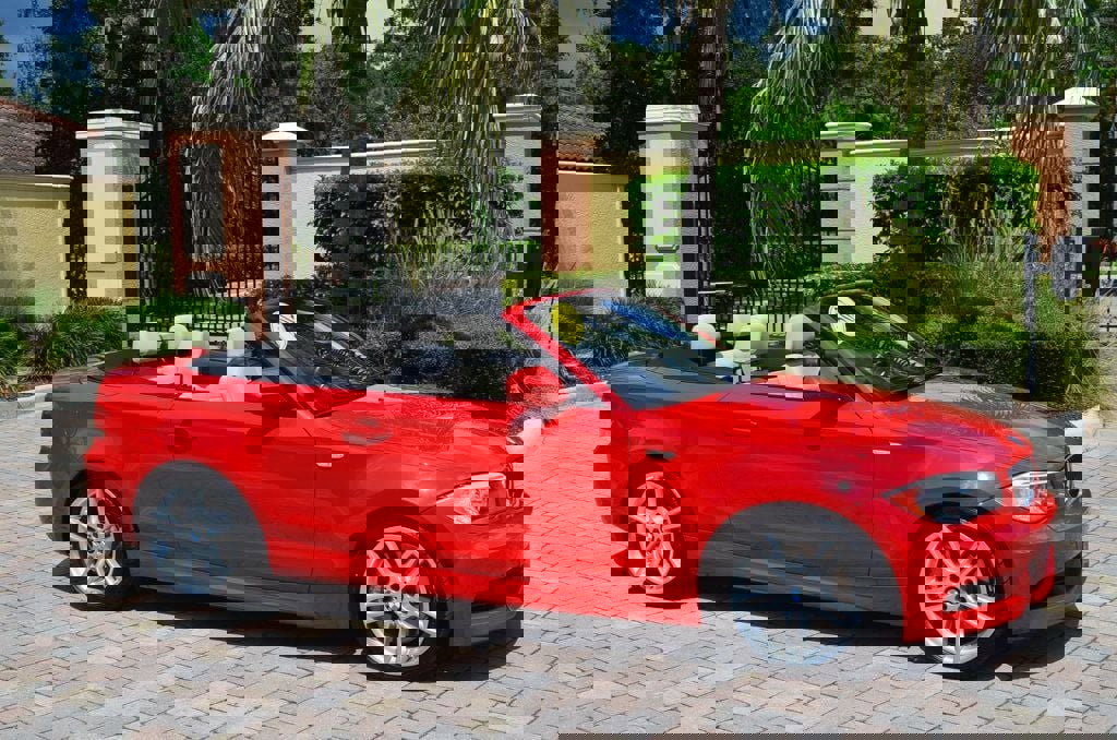 Used 2012 BMW 135i Convertible image 7