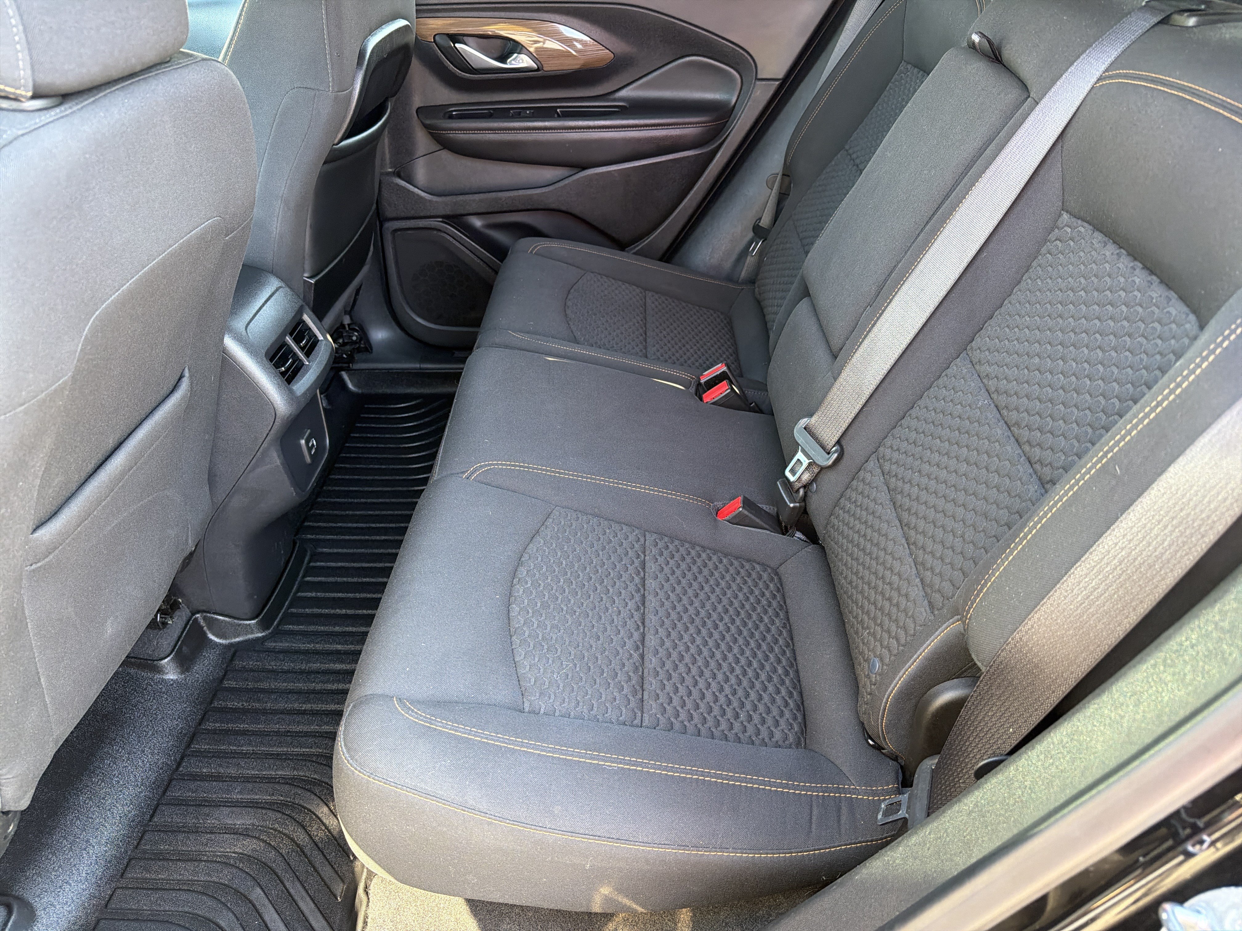 Used 2019 GMC Terrain SLE w/ Driver Convenience Package AWD/4WD image 16