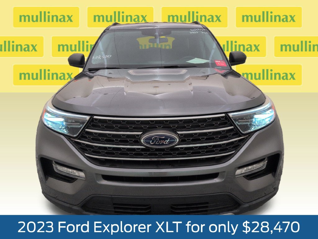 Certified 2023 Ford Explorer XLT w/ Equipment Group 202A RWD image 14