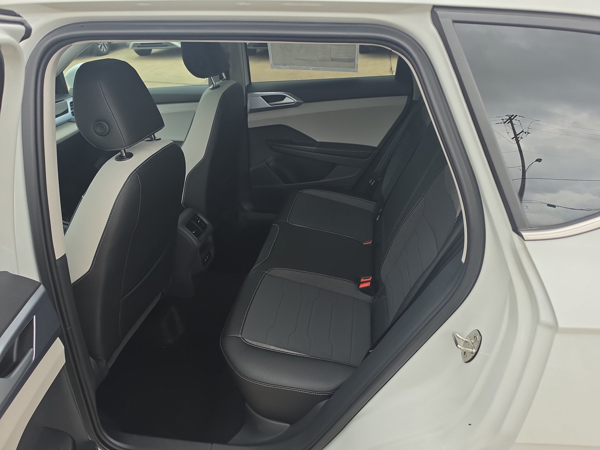 New 2026 Volkswagen Taos SE AWD/4WD image 11
