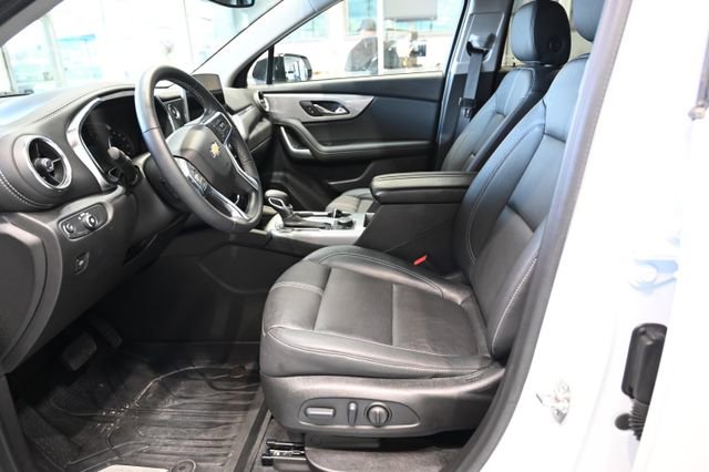 Used 2024 Chevrolet Blazer LT w/ Midnight/Sport Edition image 9