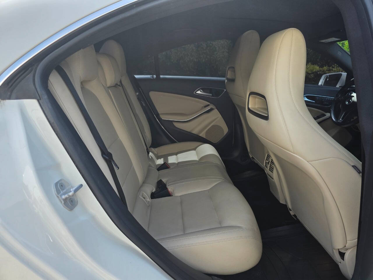 Used 2014 Mercedes-Benz CLA 250 image 31