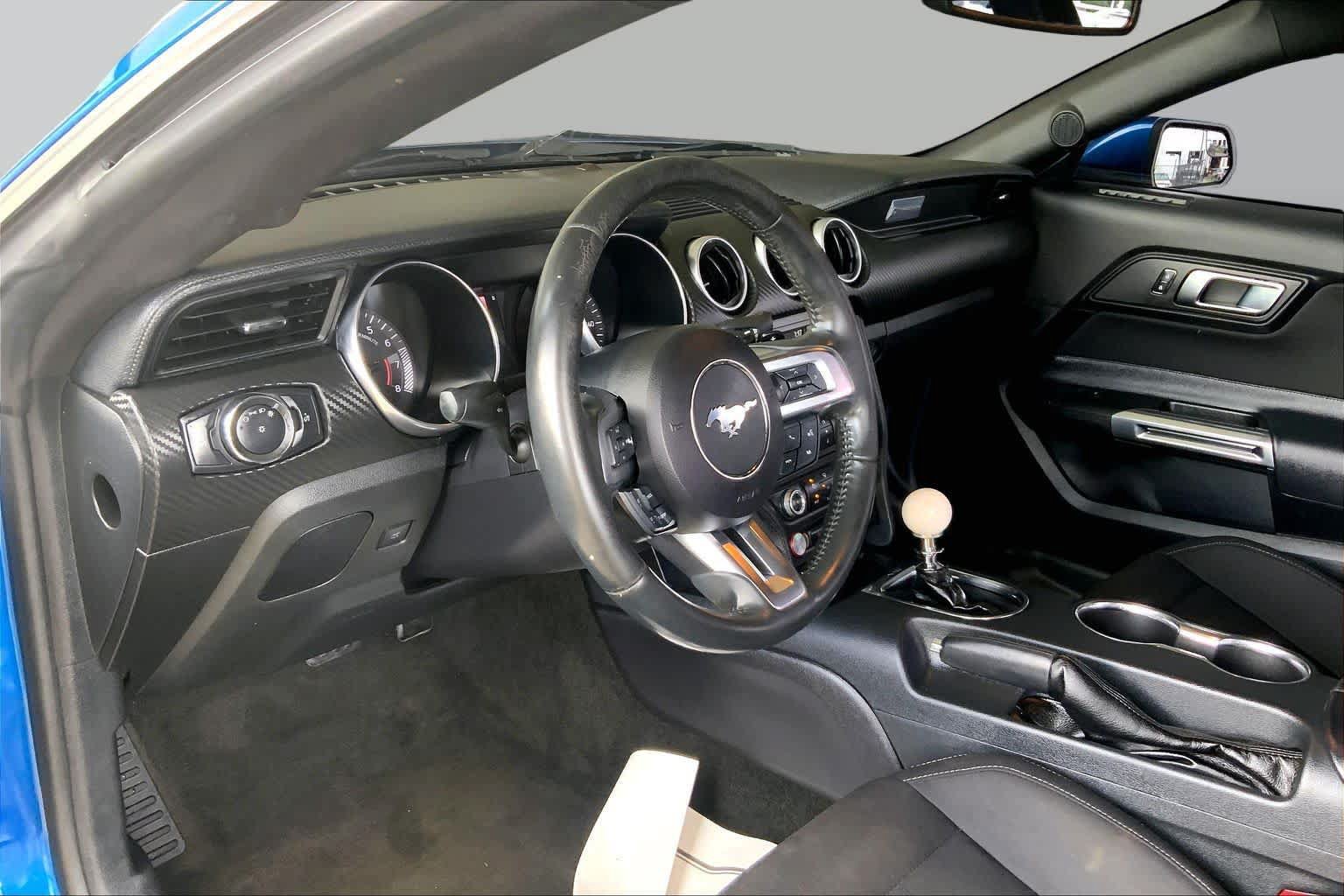 Used 2018 Ford Mustang Coupe RWD image 14