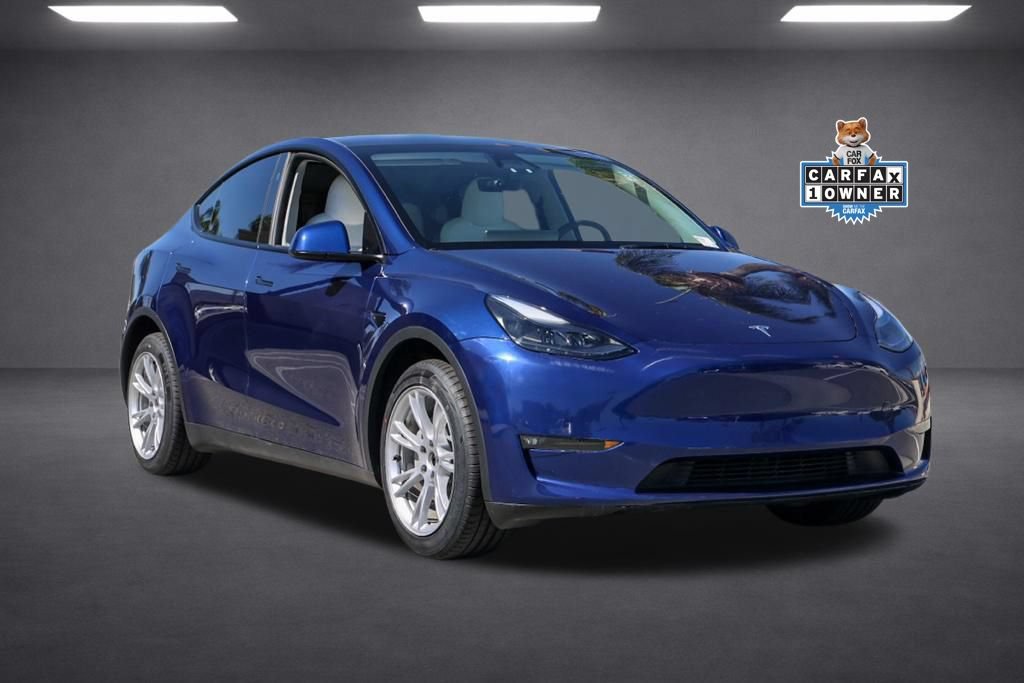 Used 2024 Tesla Model Y Long Range AWD/4WD image 2