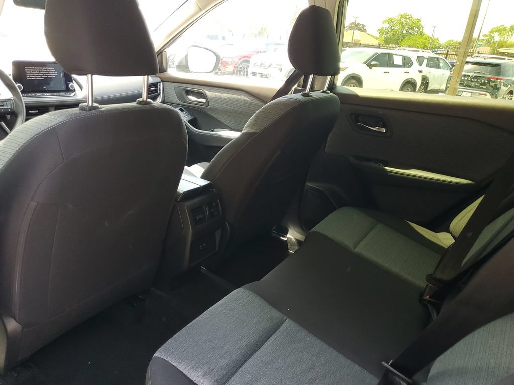 Used 2023 Nissan Rogue SV AWD/4WD image 10
