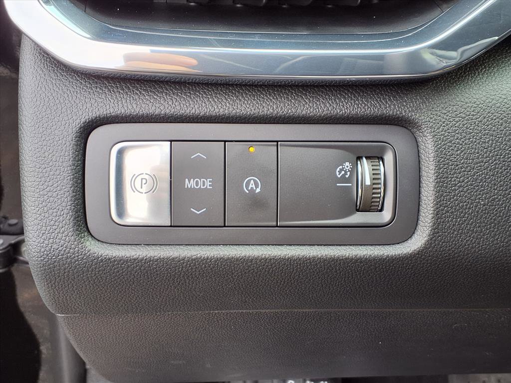 Used 2025 GMC Acadia Elevation image 12