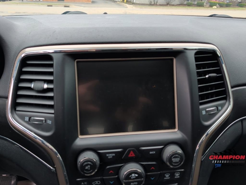 Used 2017 Jeep Grand Cherokee Limited AWD/4WD image 18