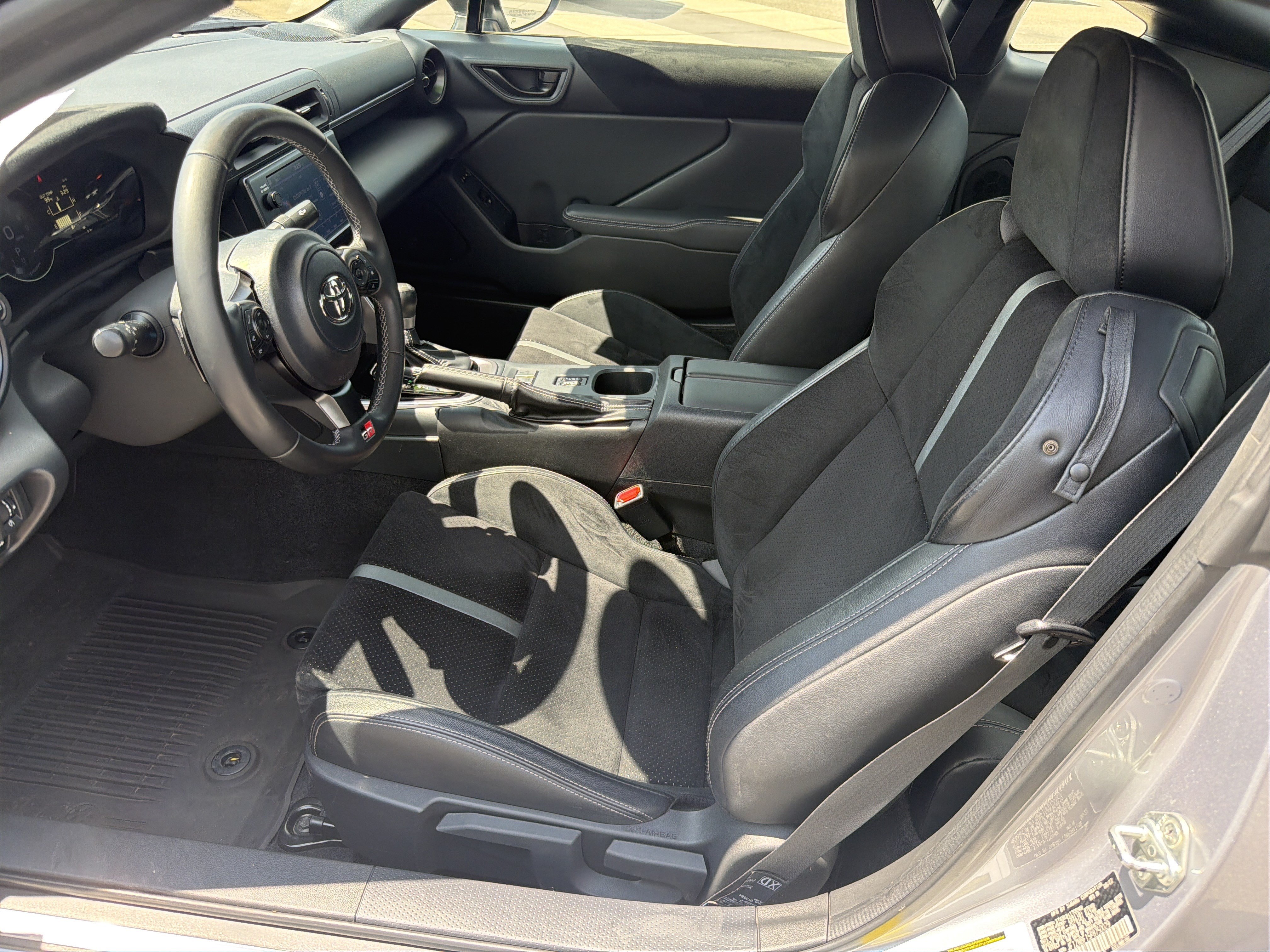 Used 2023 Toyota GR86 Premium w/ ALL Weather Mat Package (TMS) RWD image 19