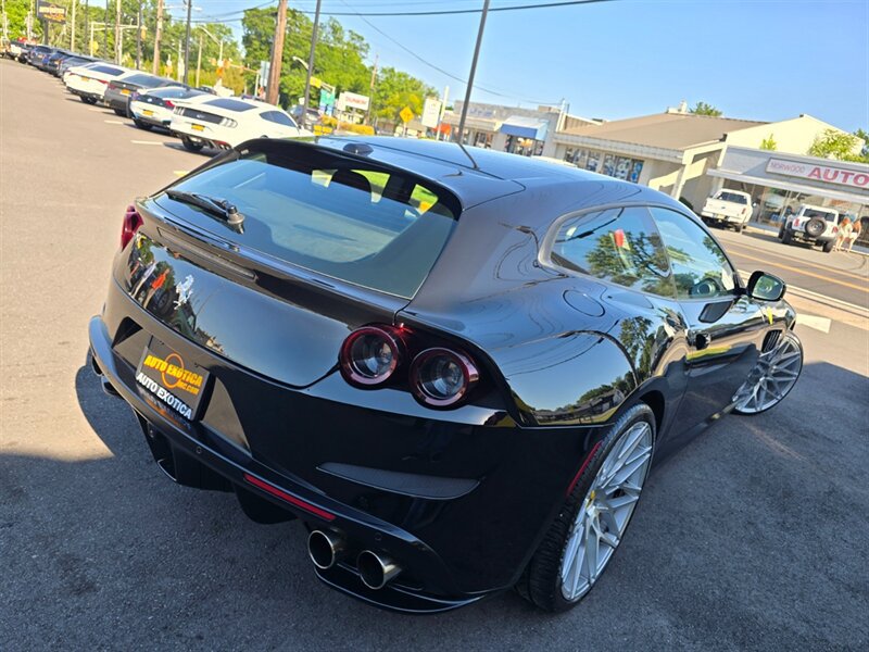 Used 2017 Ferrari GTC4Lusso AWD/4WD image 4