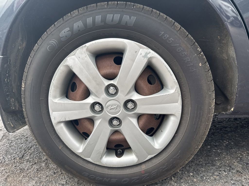 Used 2011 Hyundai Accent GLS w/ Premium Pkg 4 FWD image 22