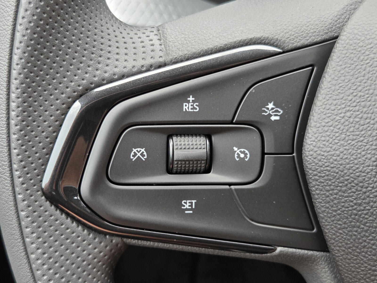 New 2026 Chevrolet Trax LS w/ Driver Confidence Package FWD image 12