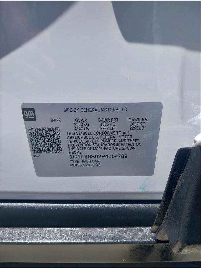 Used 2023 Chevrolet Bolt LT w/ Infotainment Package FWD image 14