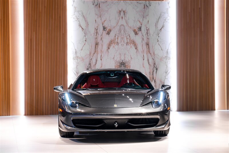 Used 2015 Ferrari 458 Italia Coupe RWD image 2