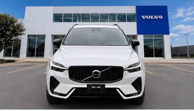Used 2024 Volvo XC60 B5 Plus w/ Protection Package Premier AWD/4WD image 2