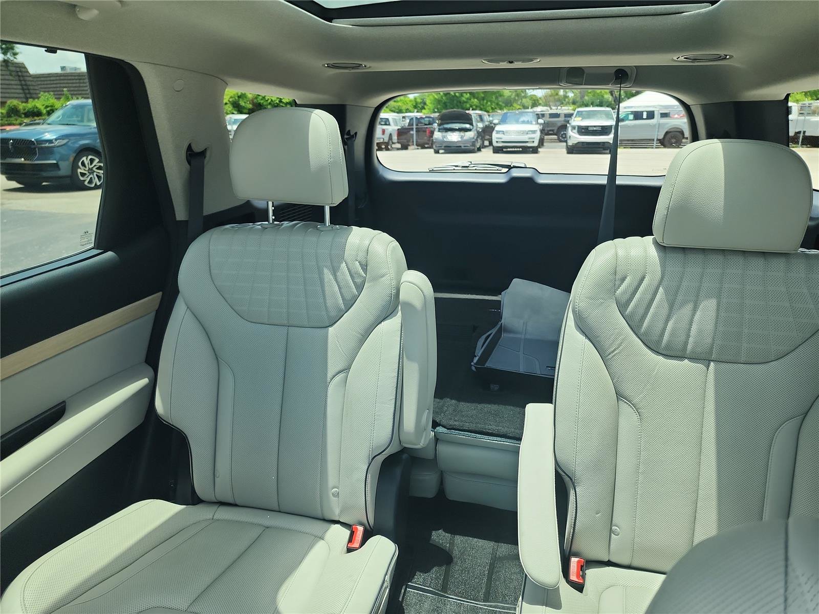 Used 2024 Hyundai Palisade Limited FWD image 14
