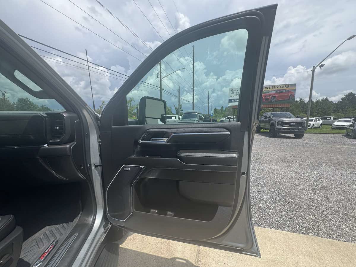 Used 2024 Chevrolet Silverado 2500 LTZ w/ LTZ Plus Package AWD/4WD image 30