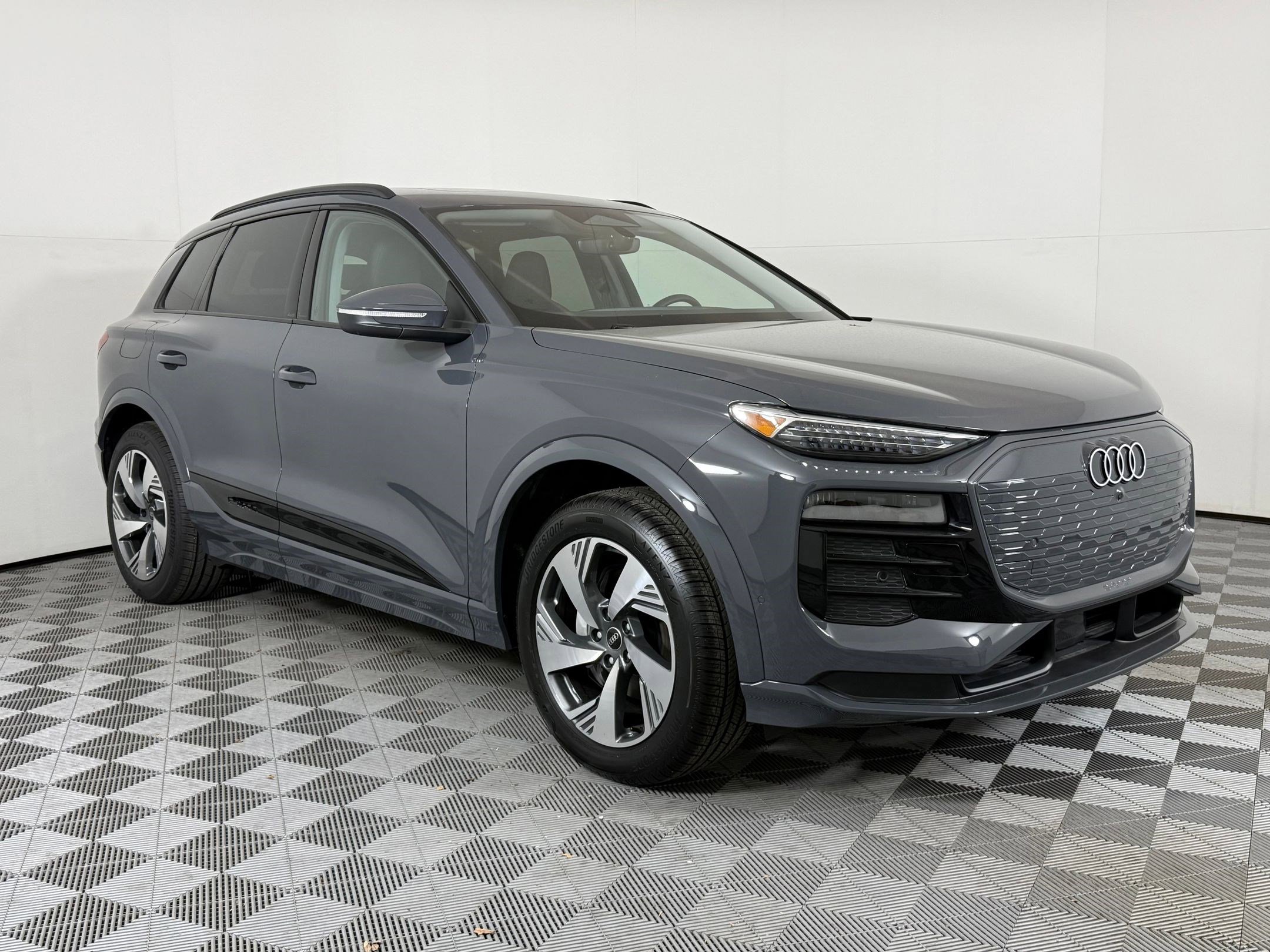 New 2025 Audi Q6 e-tron Premium Plus image 7