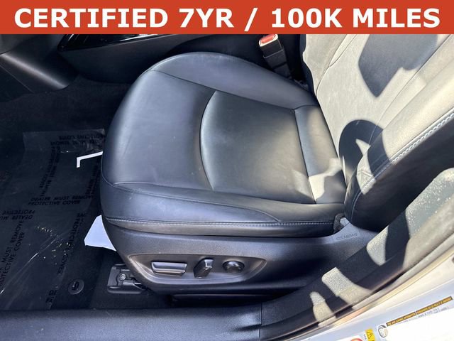 Used 2022 Toyota Prius Limited w/ Premium Convenience Package image 15