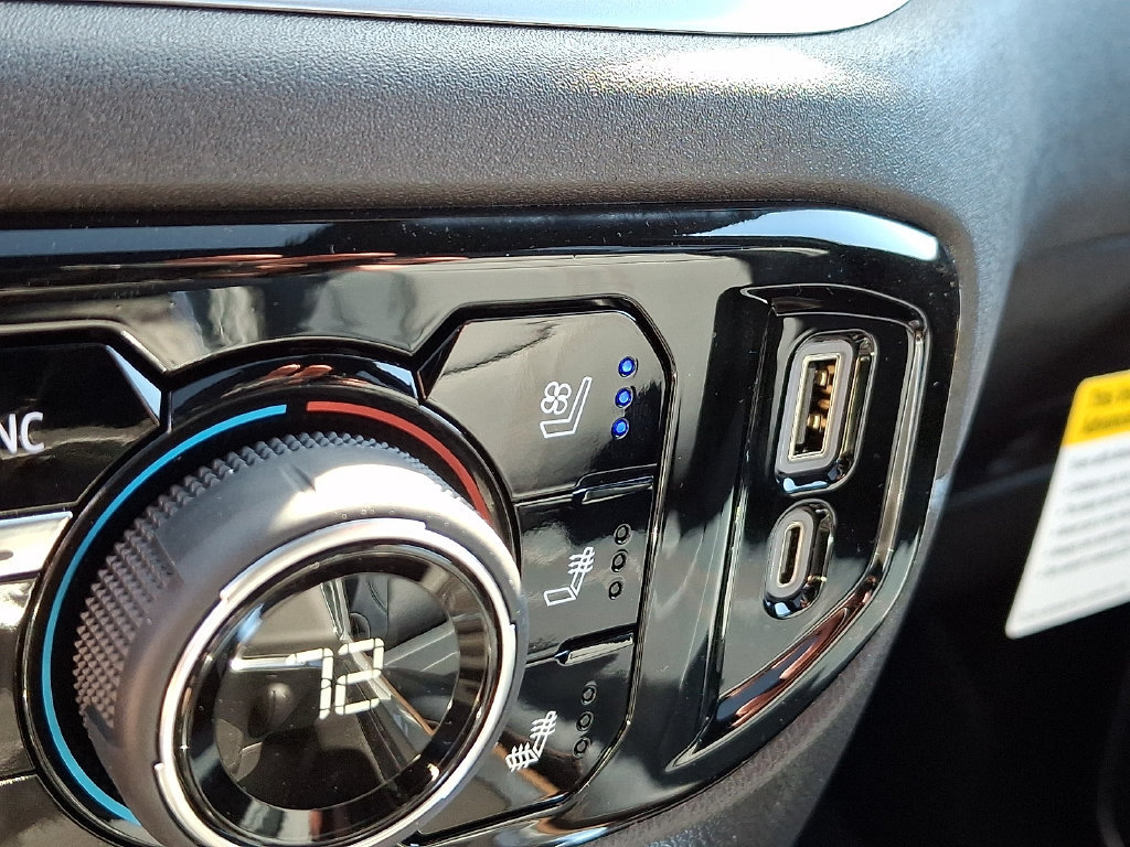 New 2026 Chevrolet Silverado 1500 High Country w/ High Country Premium Package AWD/4WD image 19