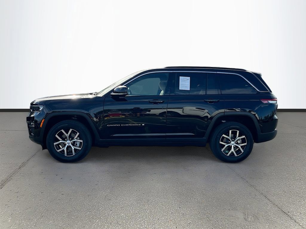 Certified 2025 Jeep Grand Cherokee Limited w/ Trailer Tow Package RWD image 4