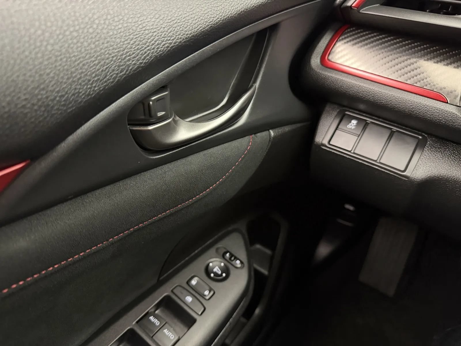 Used 2018 Honda Civic Type R image 15