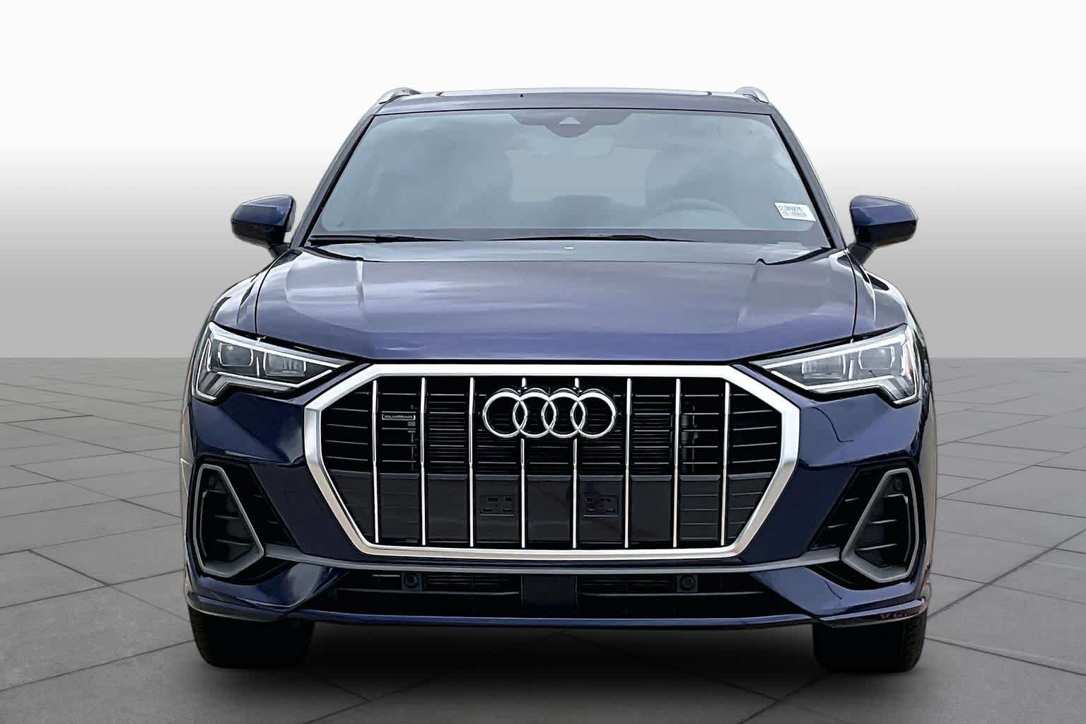 Used 2025 Audi Q3 2.0T Premium w/ Convenience Package AWD/4WD image 4