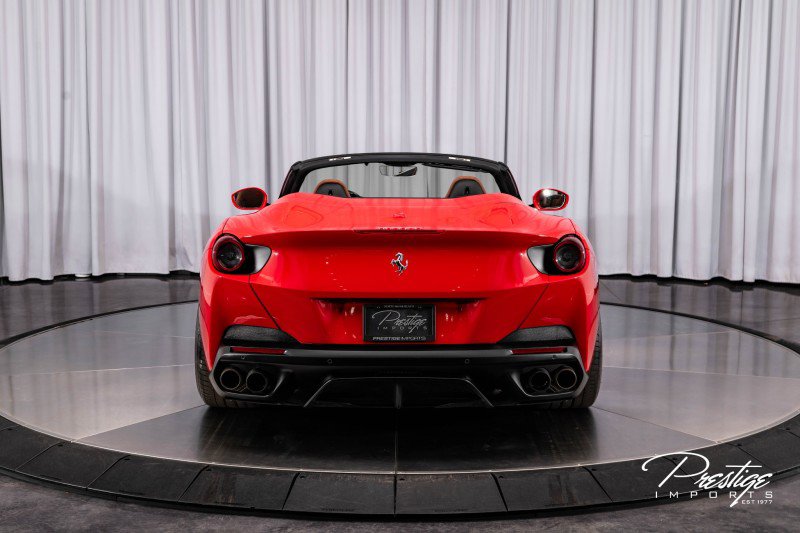 Used 2019 Ferrari Portofino image 24