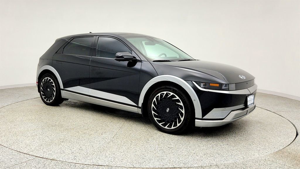 Used 2023 Hyundai Ioniq 5 Limited AWD/4WD image 3