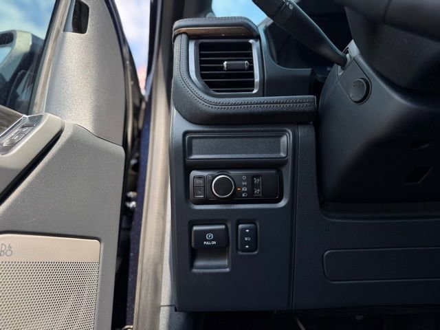 Used 2025 Ford F150 Lightning Lariat AWD/4WD image 17