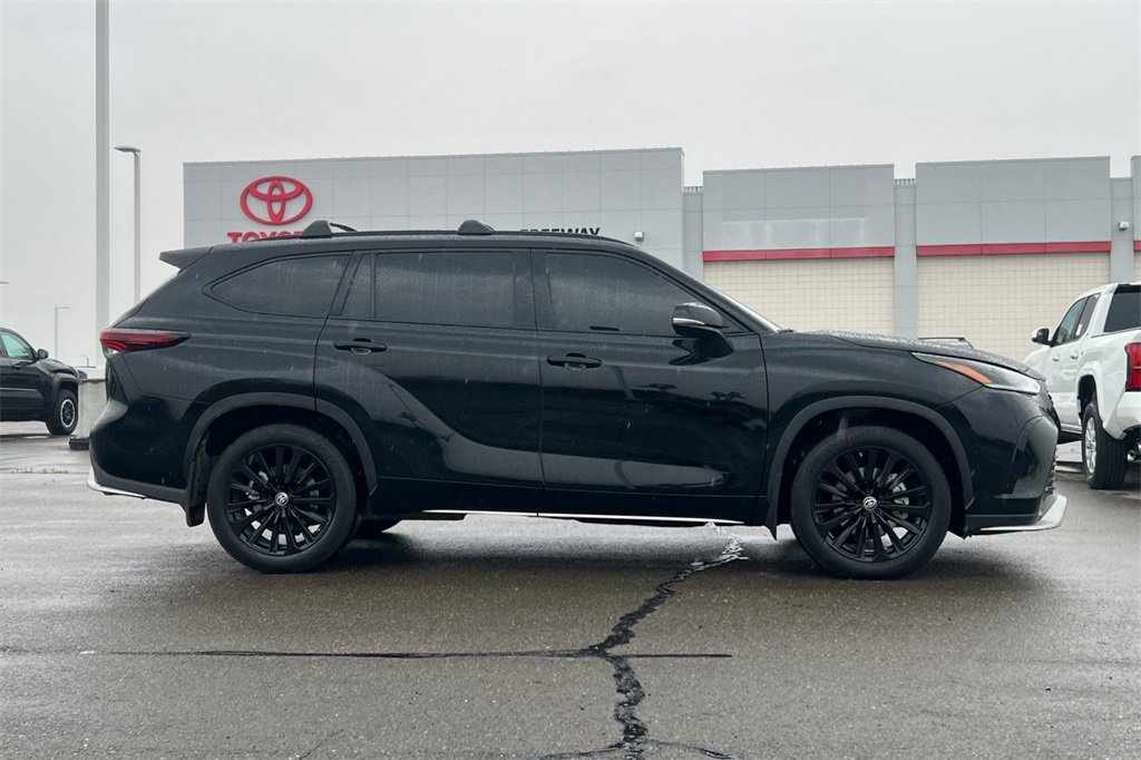 Certified 2024 Toyota Highlander XSE image 3