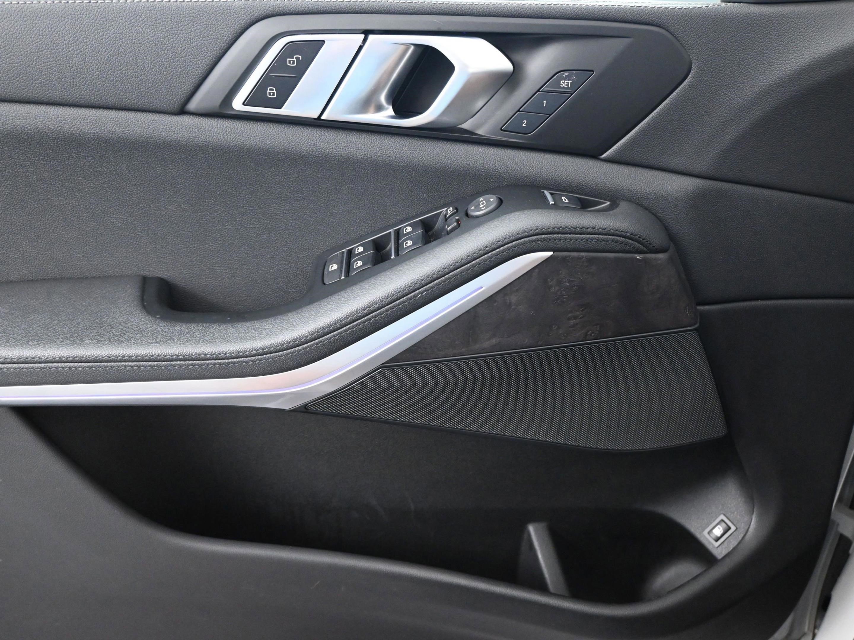 Used 2022 BMW X5 xDrive45e w/ Parking Assistance Package image 26