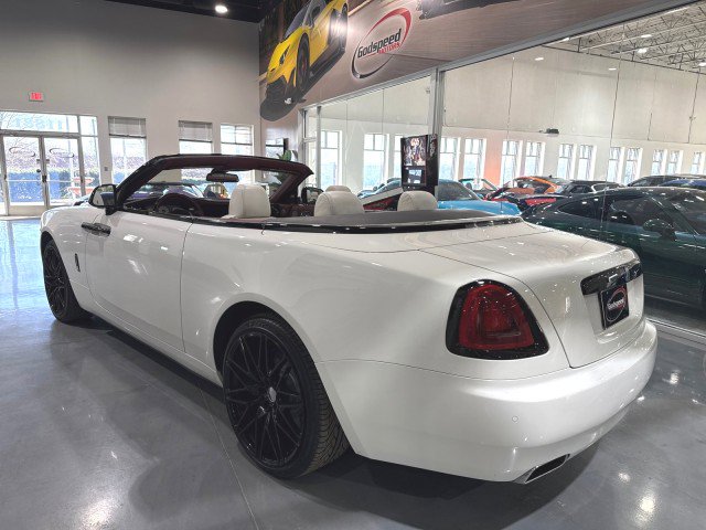 Used 2017 Rolls-Royce Dawn image 31