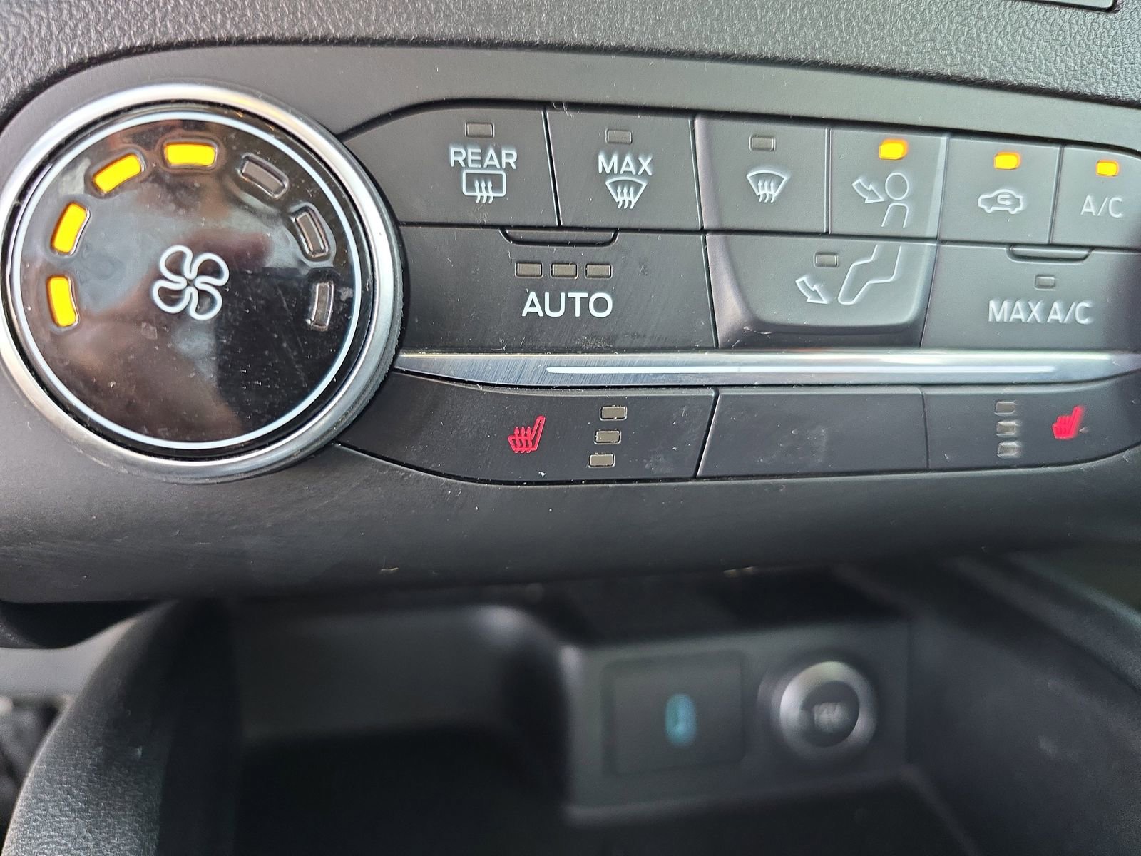 Used 2020 Ford Escape SE FWD image 19