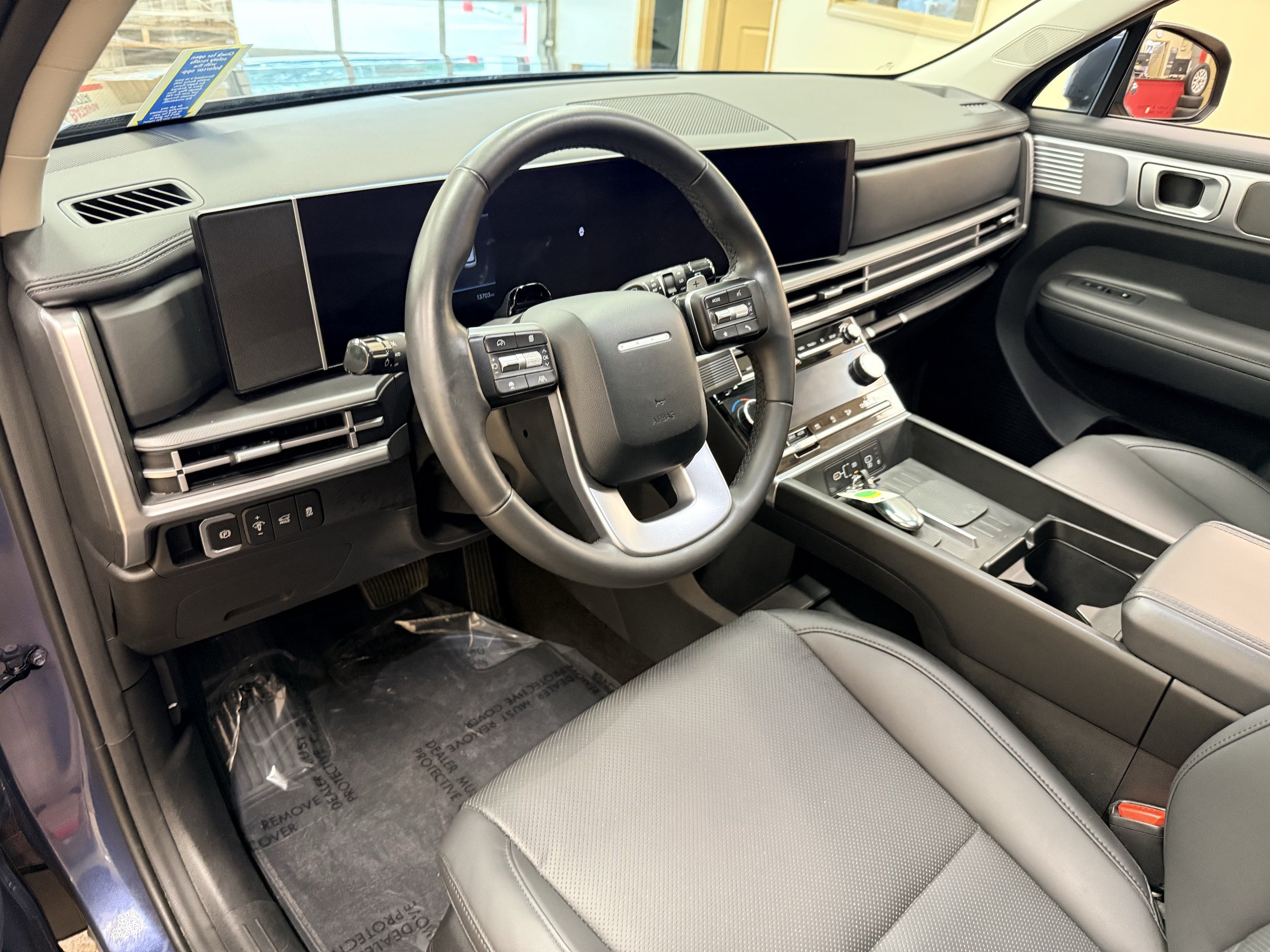 Used 2025 Hyundai Santa Fe SEL AWD/4WD image 25
