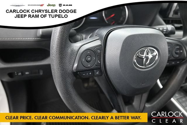 Used 2021 Toyota RAV4 LE AWD/4WD image 18