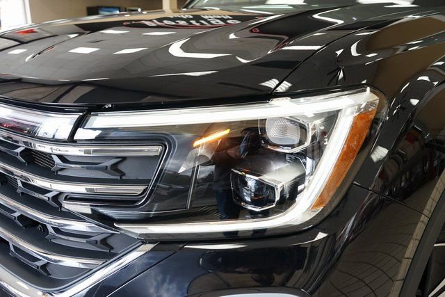 Used 2024 Volkswagen Atlas SE image 24