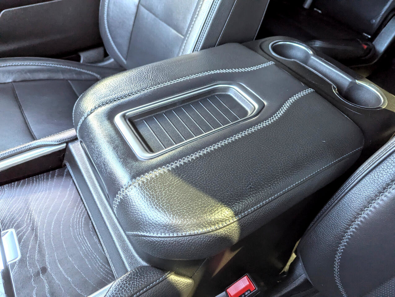 Used 2021 GMC Yukon XL Denali AWD/4WD image 27