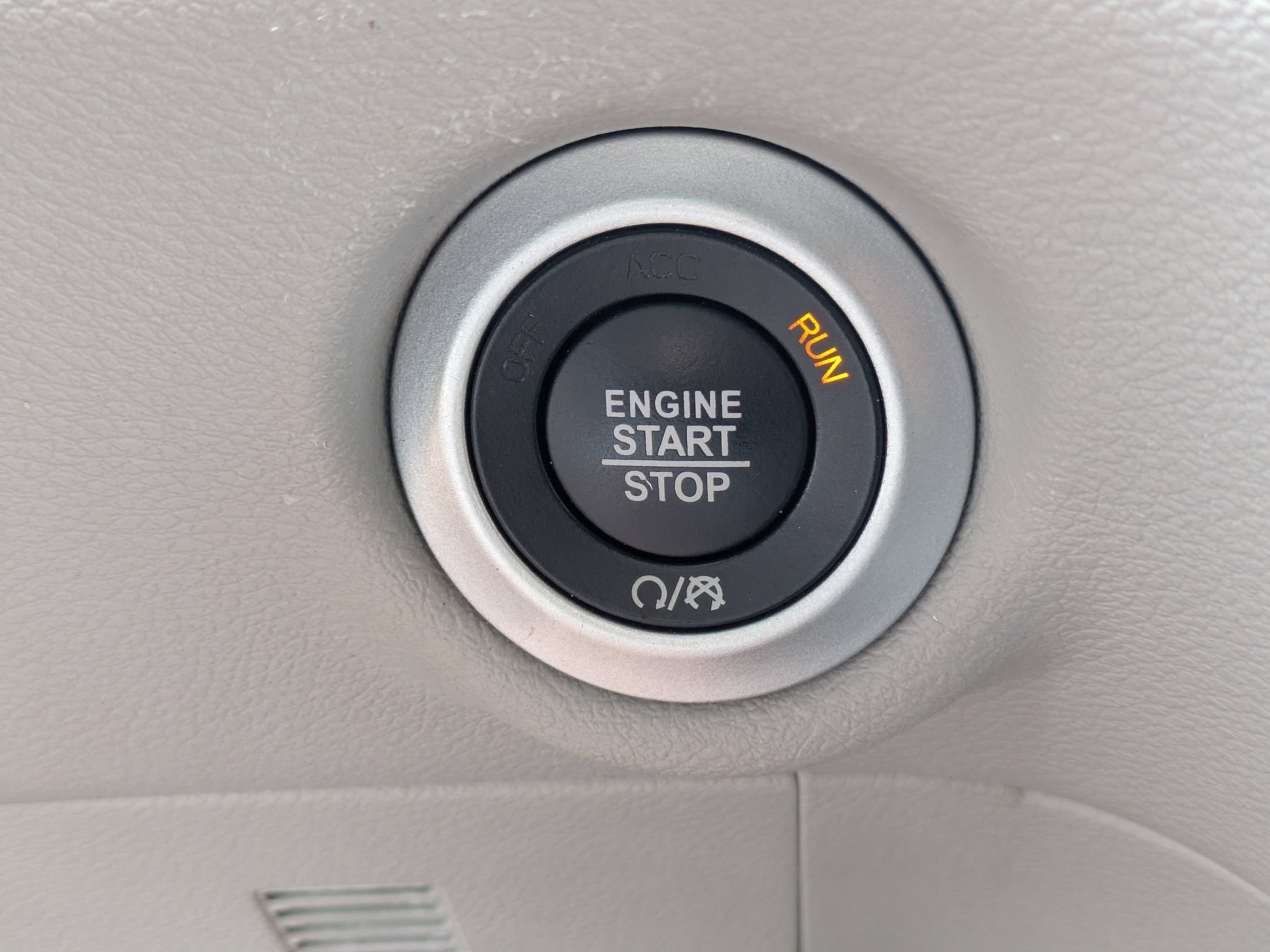 Used 2024 Chrysler Pacifica Touring-L FWD image 21