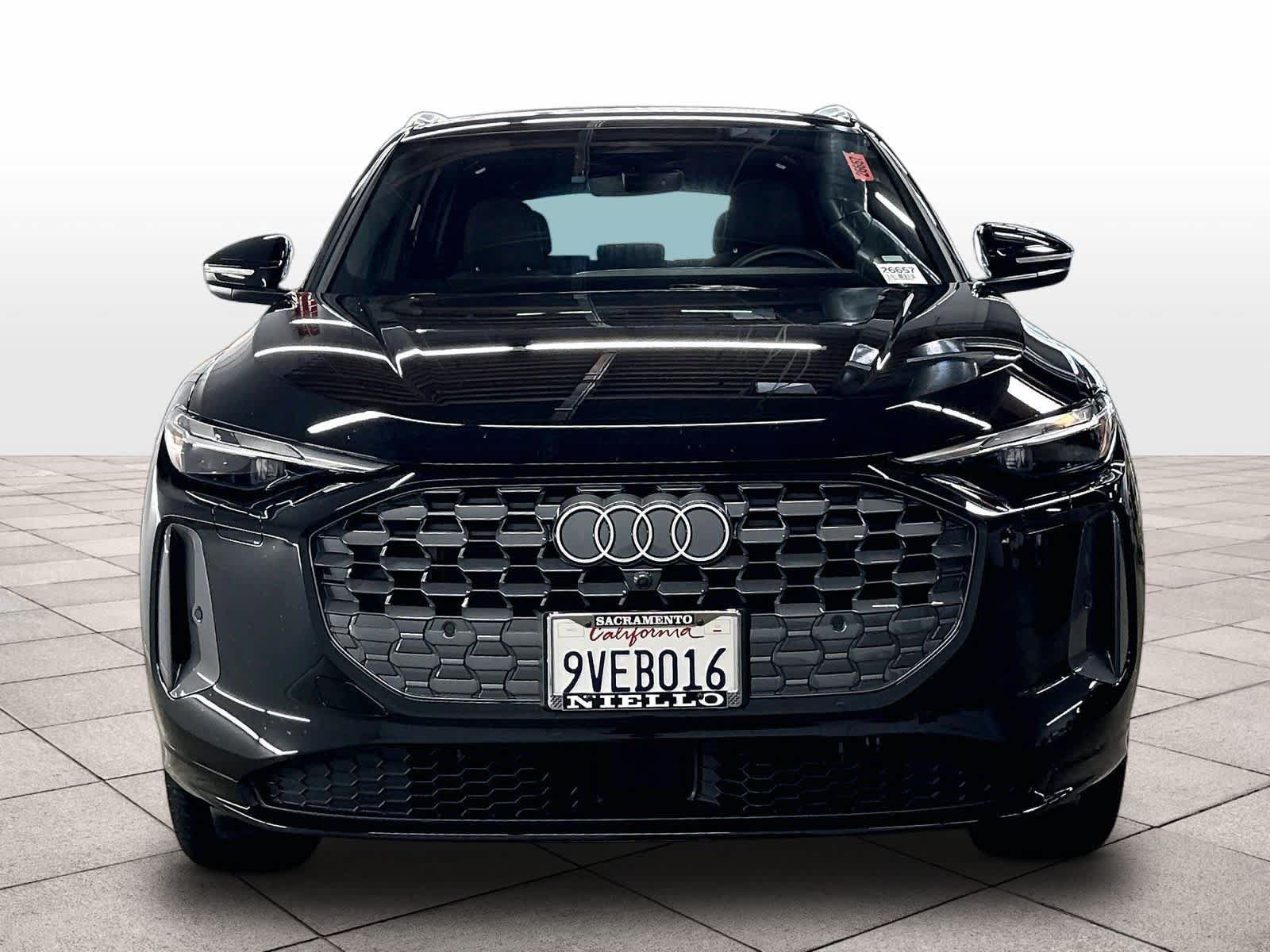 Certified 2025 Audi Q5 Premium AWD/4WD image 3