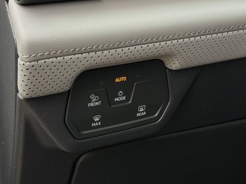New 2026 Volkswagen Atlas Peak Edition image 22
