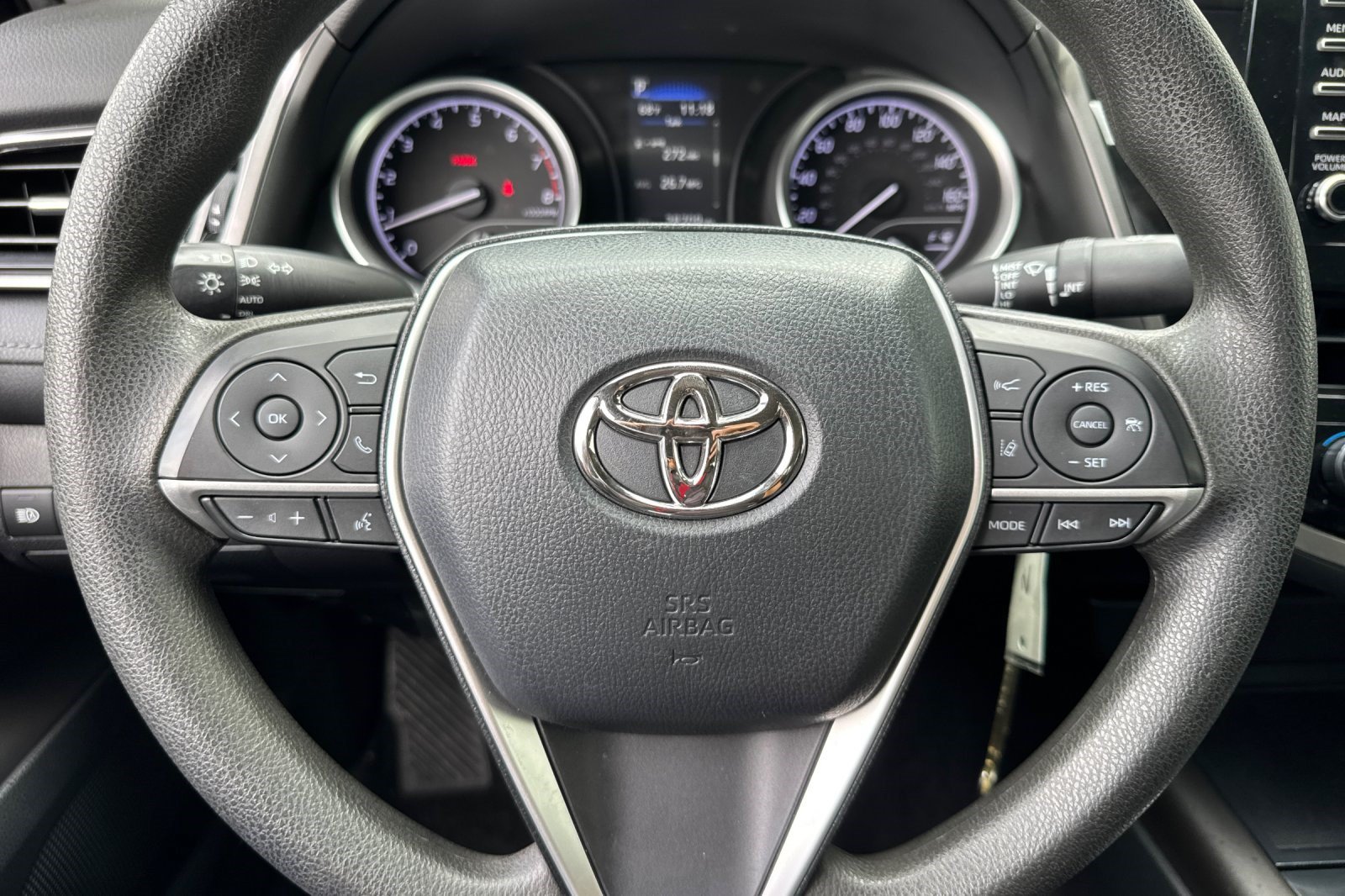 Used 2022 Toyota Camry LE FWD image 11